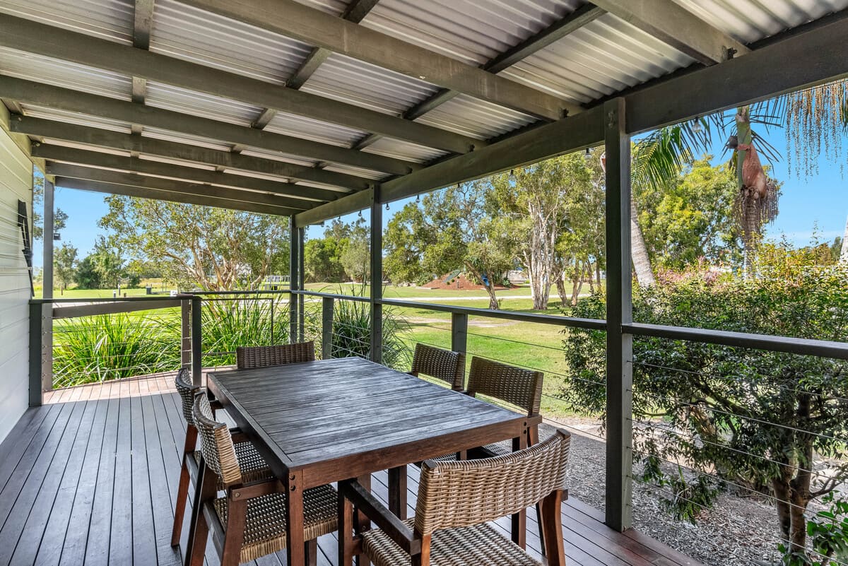 Banksia-Cabin-Deck